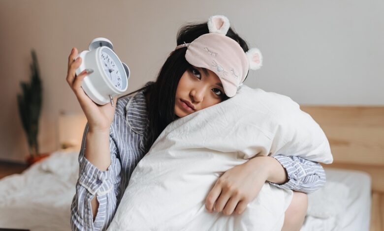נשים והפרעות שינה - למה זה קורה ואיך מטפלים בזה?