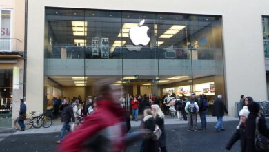 שוד חנויות "אפל": גנבים ברחו עם סחורה בשווי מיליון דולרים
