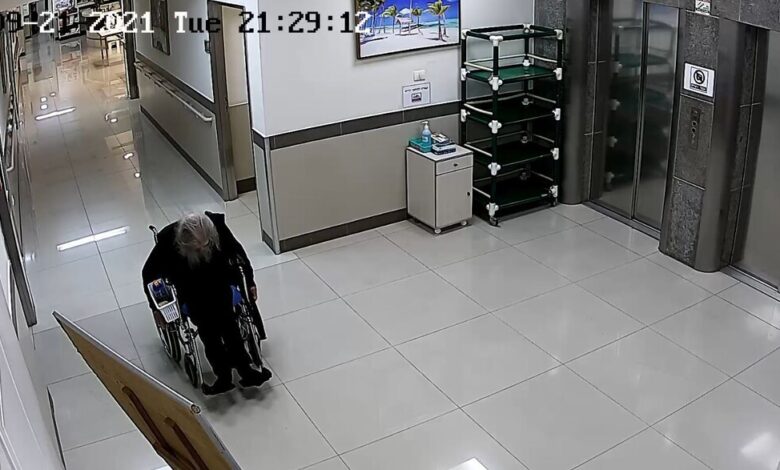תביעה במיליונים: קשיש התגלגל אל מותו במדרגות בית אבות